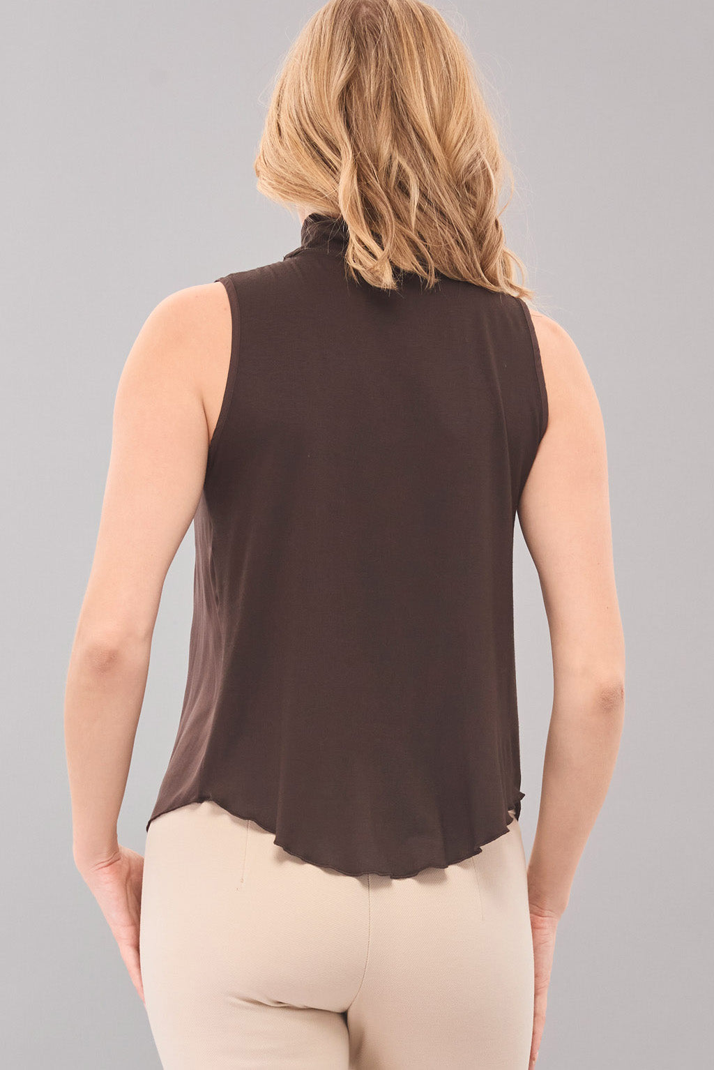 Hybrid Sleeveless Mock Neck