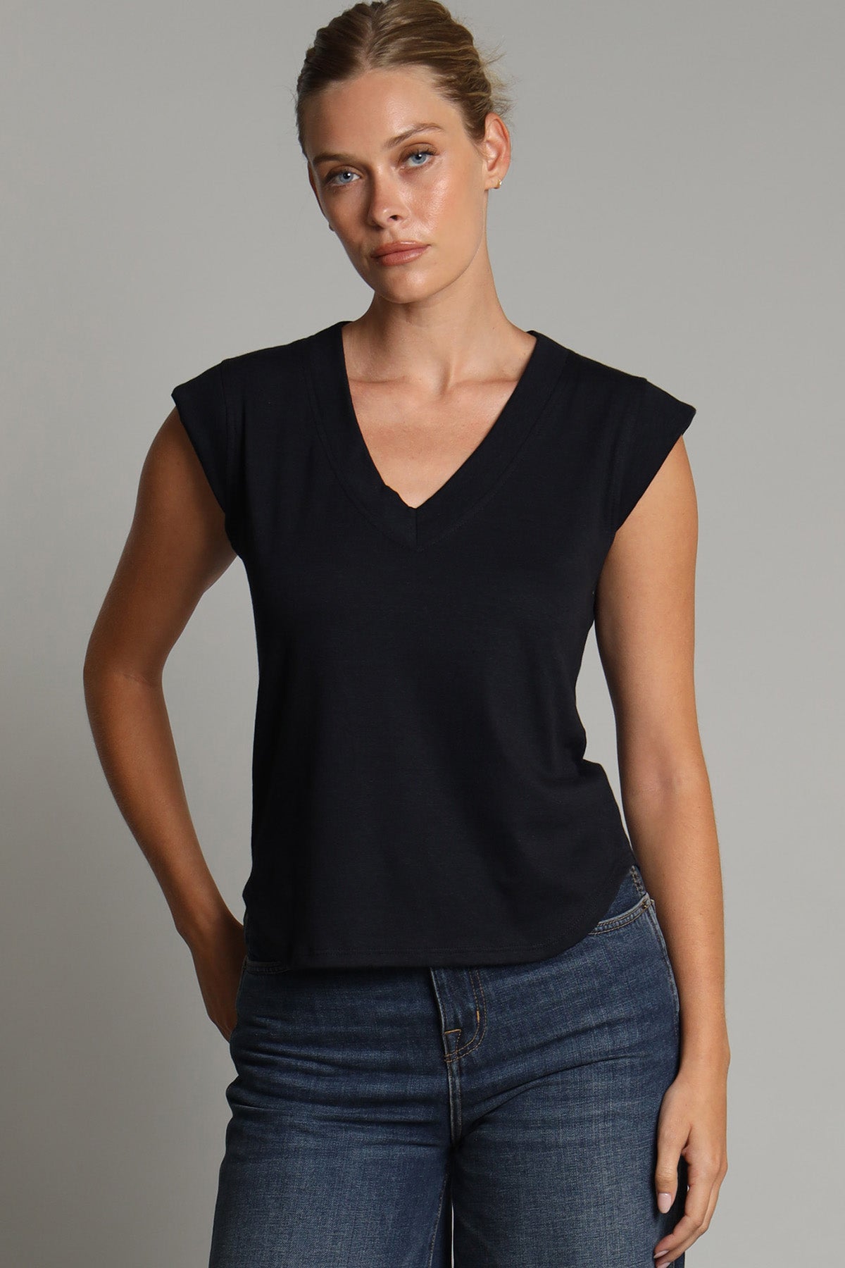 Slub Cotton V-nk Tee